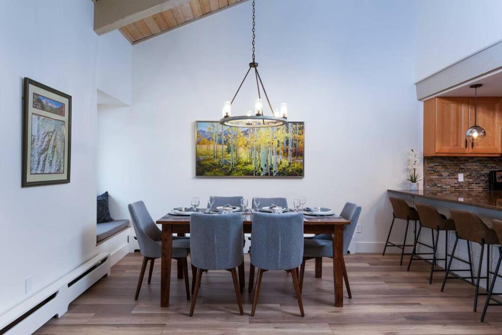 Updated 3 Bedroom 2 Ba With Pool & Hot Tub - Stunning Mountain Views! Snowmass Village Exterior photo